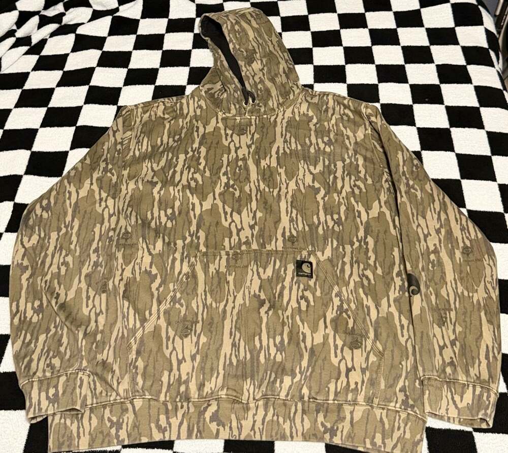 Carhartt Men's Mossy Oak Camo Loose Fit Midweight Sleeve Graphic Hoodie